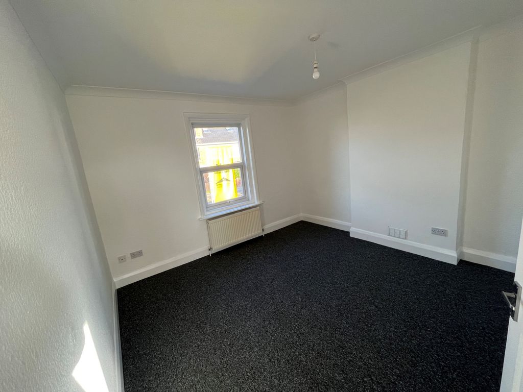 Property photo 3 of 7 Gallery