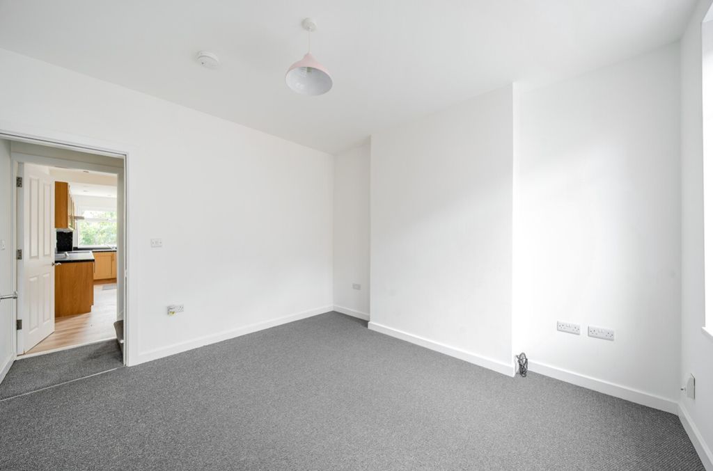 Property photo 2 of 13 1326739-4-687F7c9c40B9d