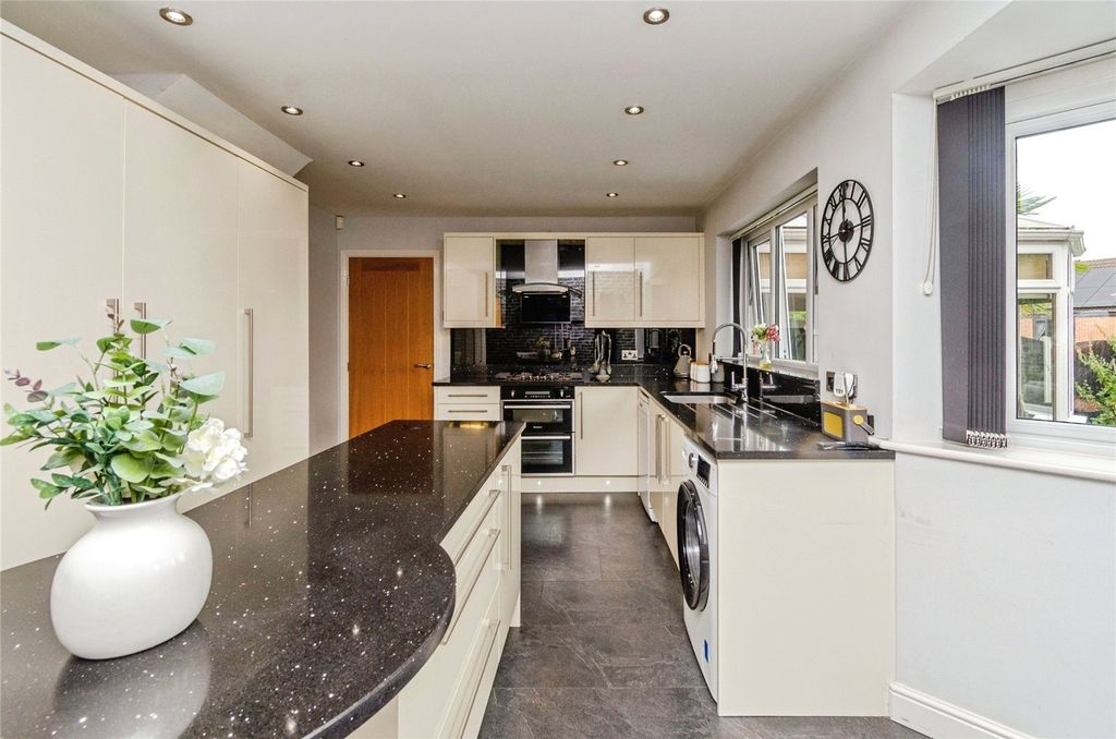 Property photo 3 of 29 Picture No. 22
