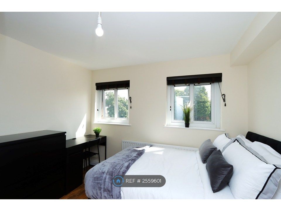 Property photo 2 of 27