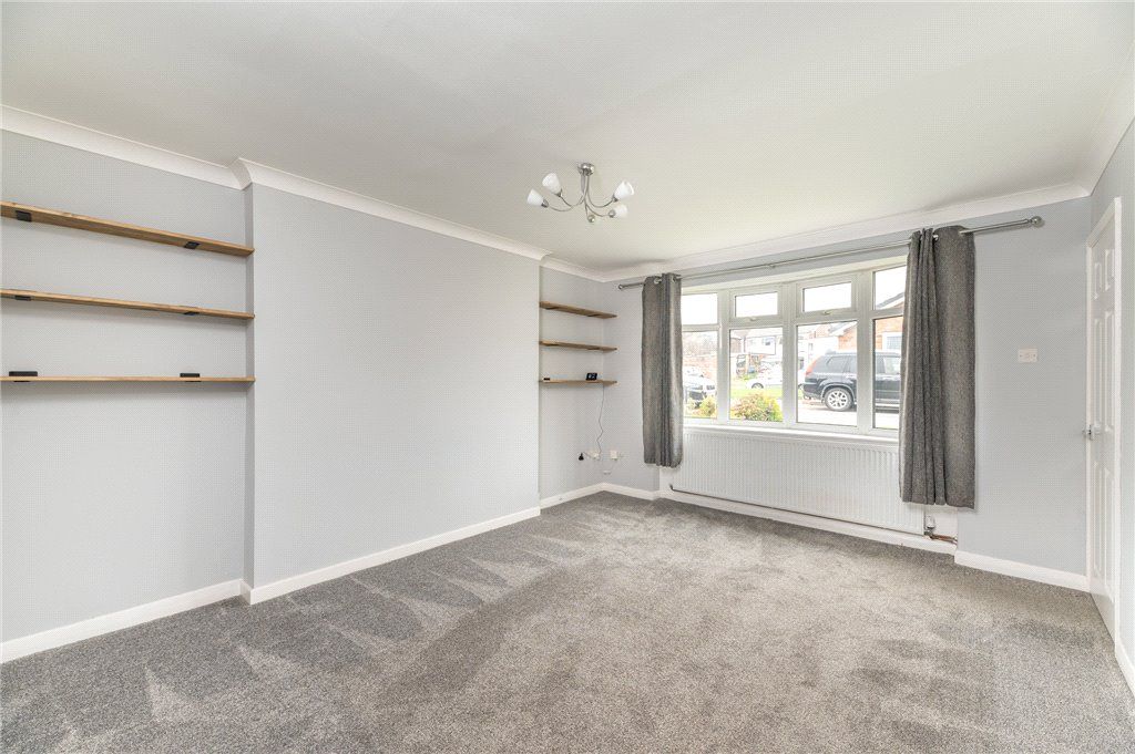 Property photo 2 of 27 Living Room