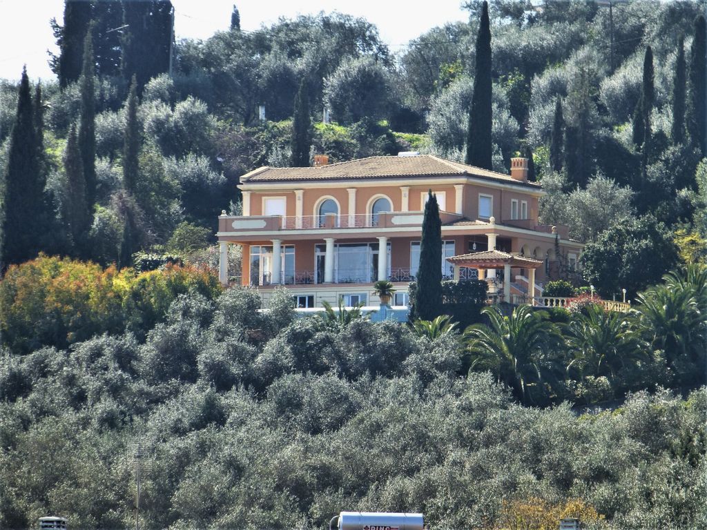Property photo 3 of 21 The Villa Location