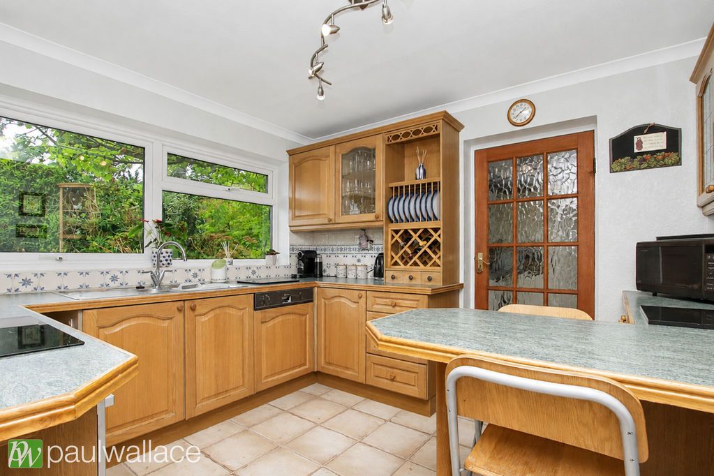 Property photo 3 of 25 Kitchen / Breakfast