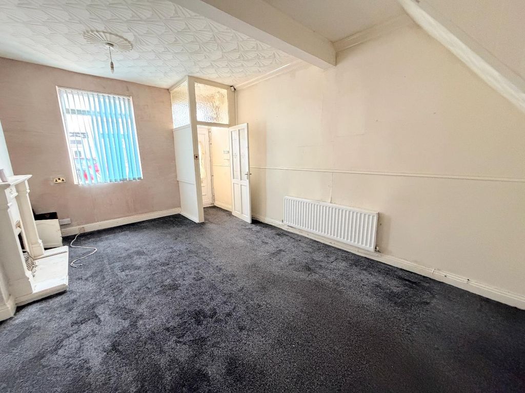 Property photo 2 of 5 Lounge