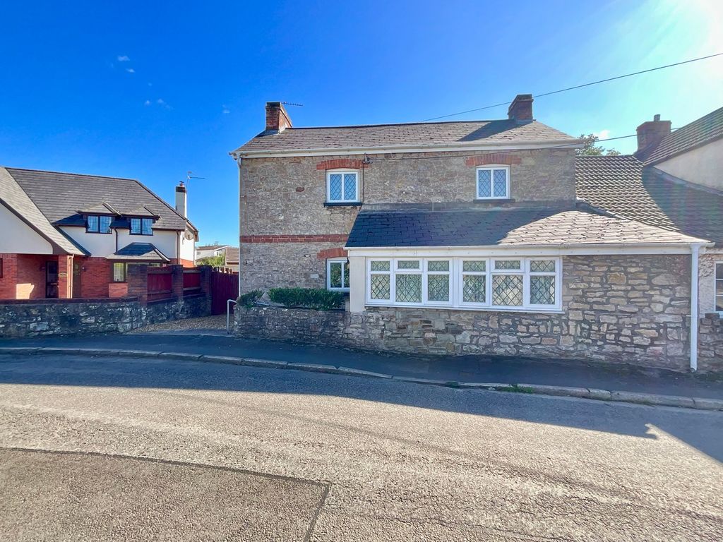 Property photo 2 of 19