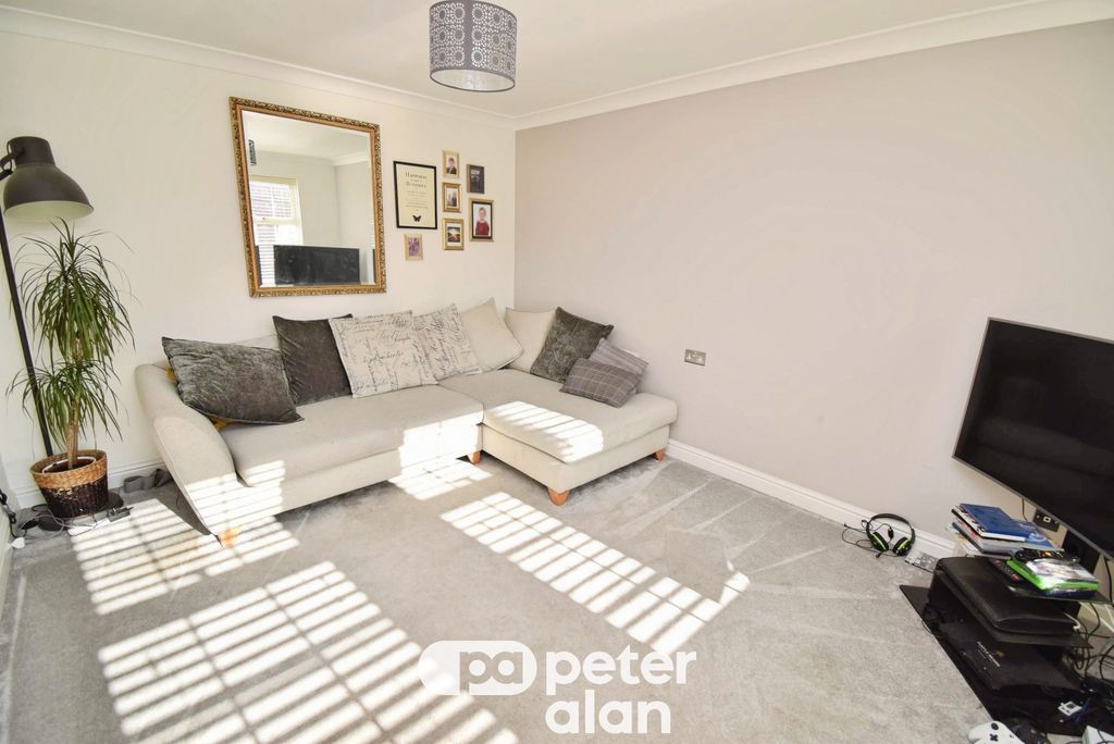 Property photo 2 of 13 Image