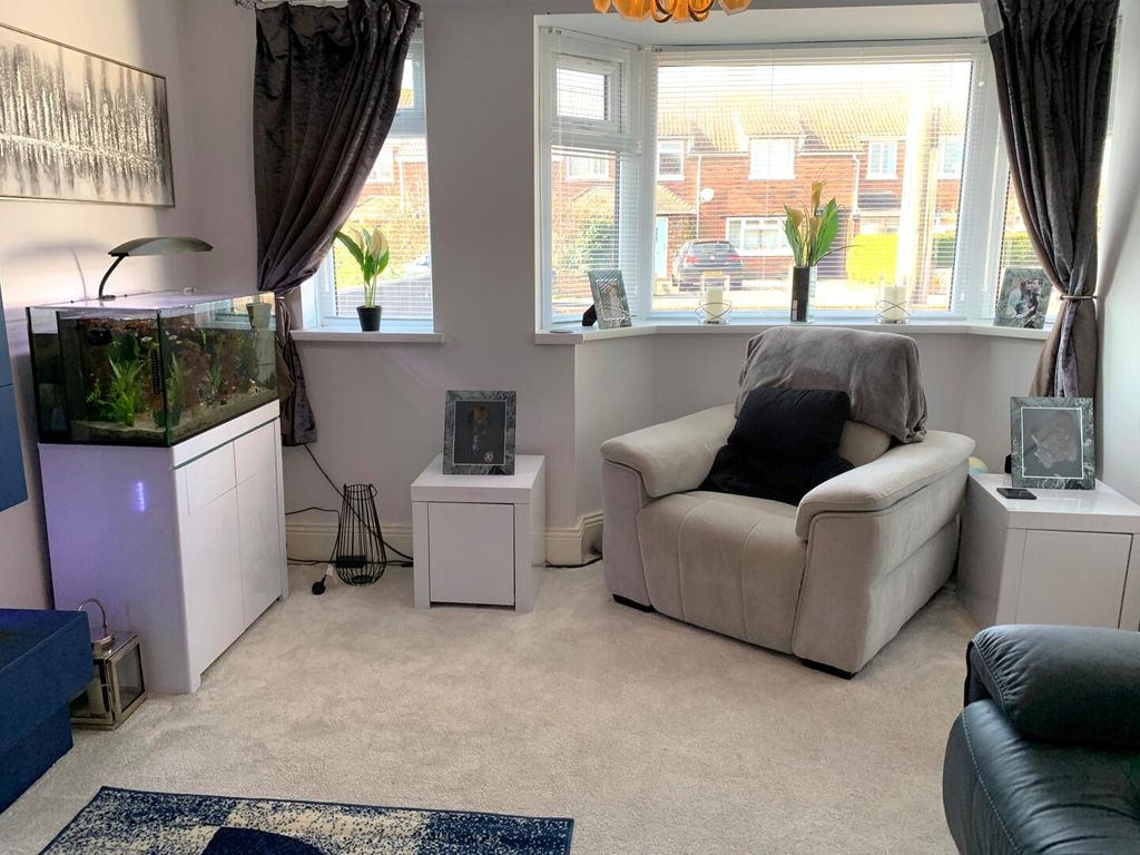 Property photo 3 of 28 Living Room