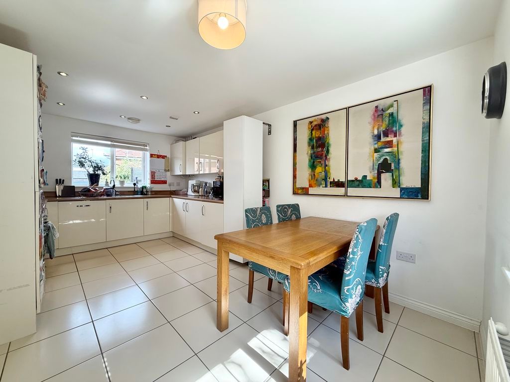 Property photo 2 of 15 Kitchen Diner