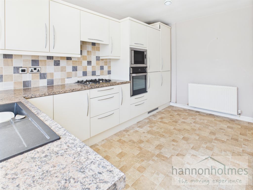 Property photo 2 of 16 Cam05283G0-Pr0053-Still020