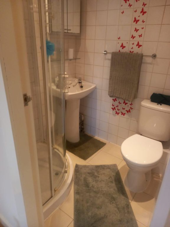 Property photo 1 of 4 Toilet