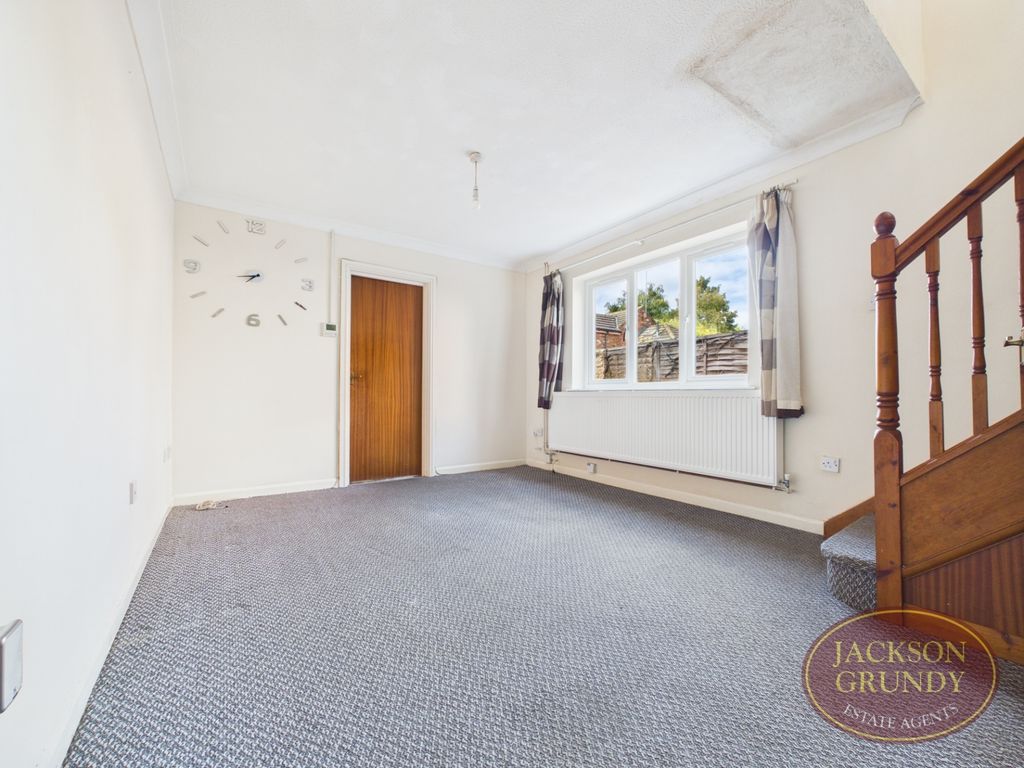 Property photo 3 of 7 Lower Thrift Street