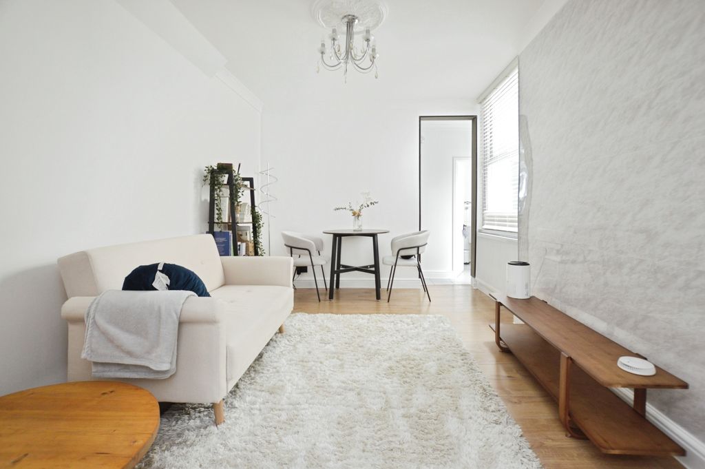 Property photo 1 of 10 Pbox-Img.Jpg
