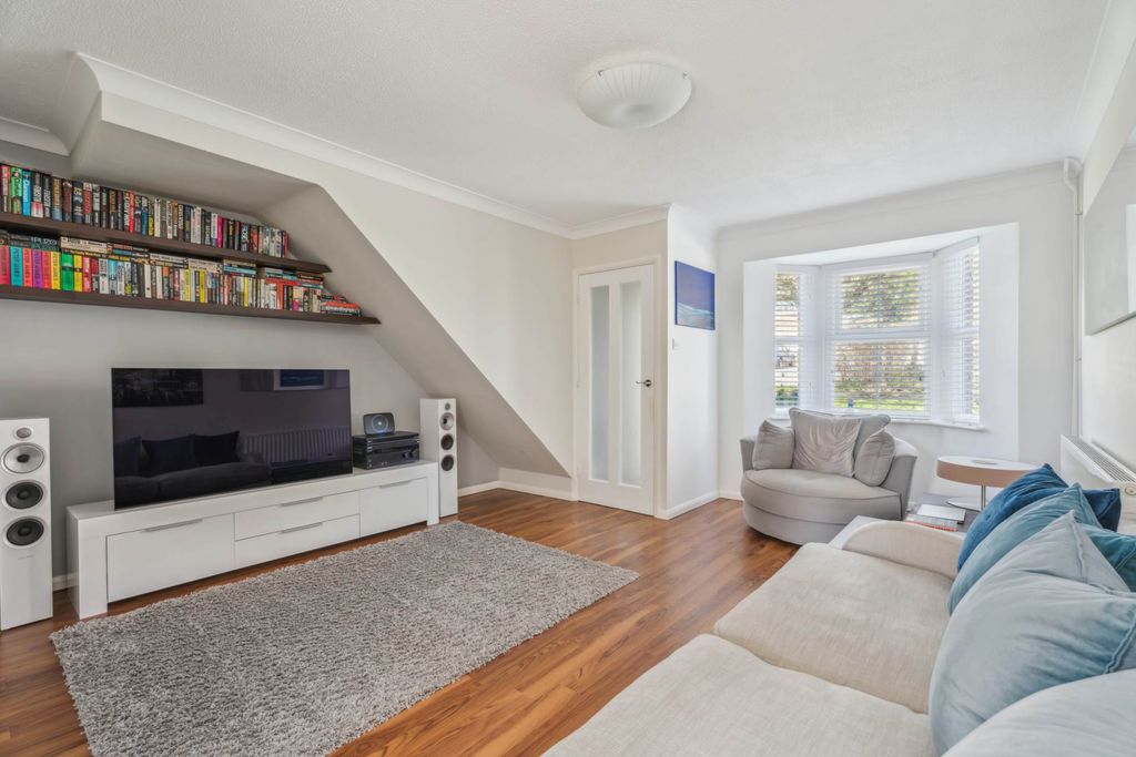 Property photo 3 of 17