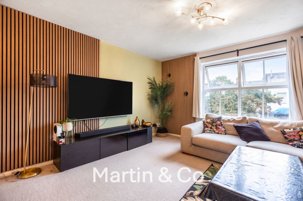 Property photo 3 of 19 1784921338 - 49 Whitstable Place, Cr0  - 14
