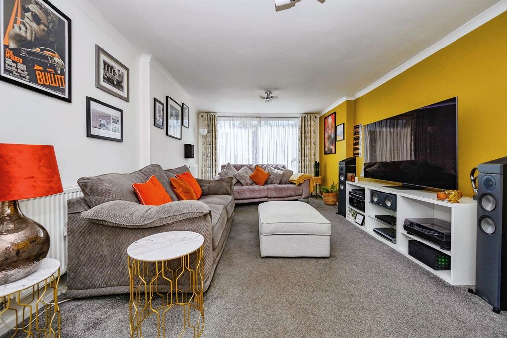 Property photo 3 of 18