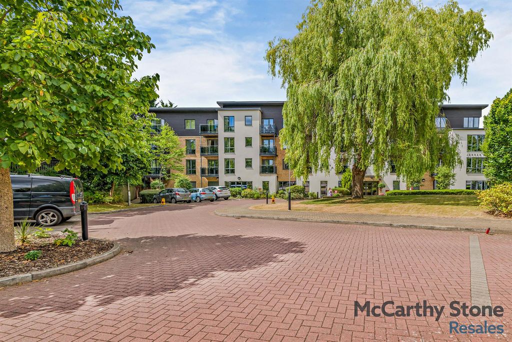 Property photo 1 of 20 Jenner Court