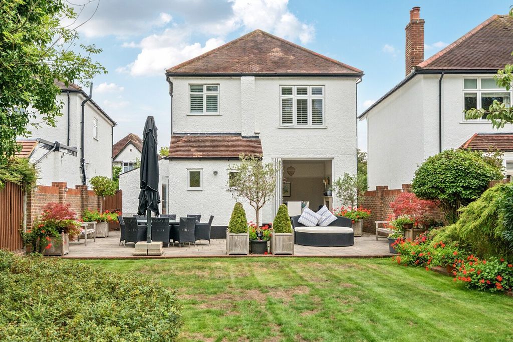 Property photo 2 of 18 Picture No. 12