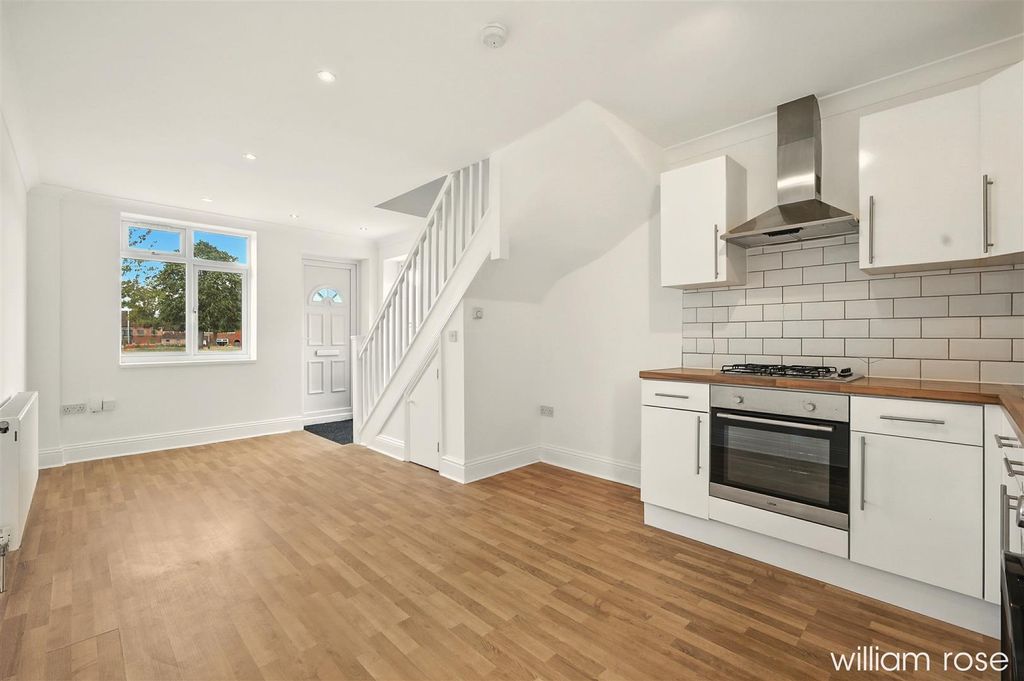 Property photo 3 of 12 7_Img_2911.Jpg