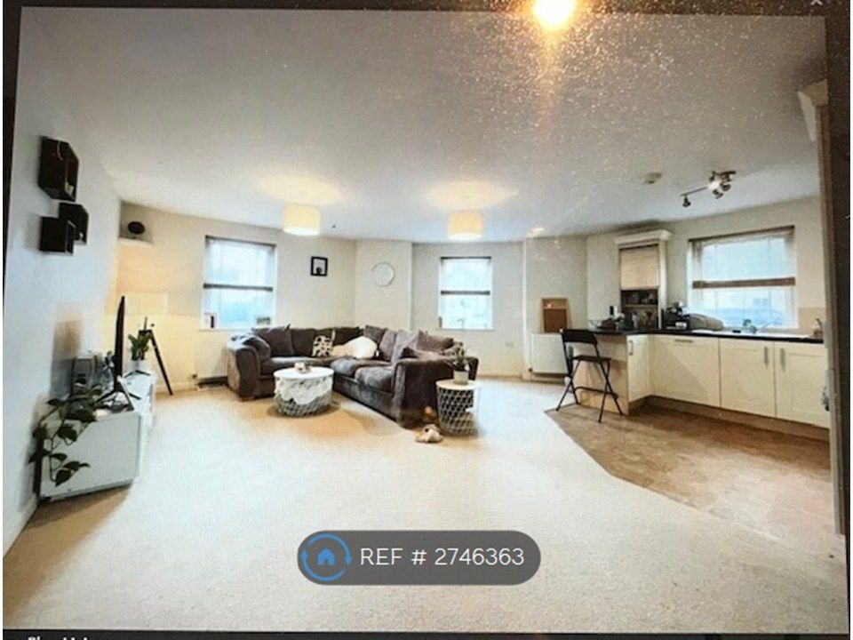 Property photo 2 of 8 Kitchen