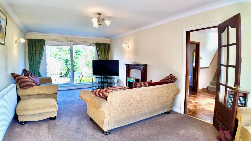 Property photo 3 of 37