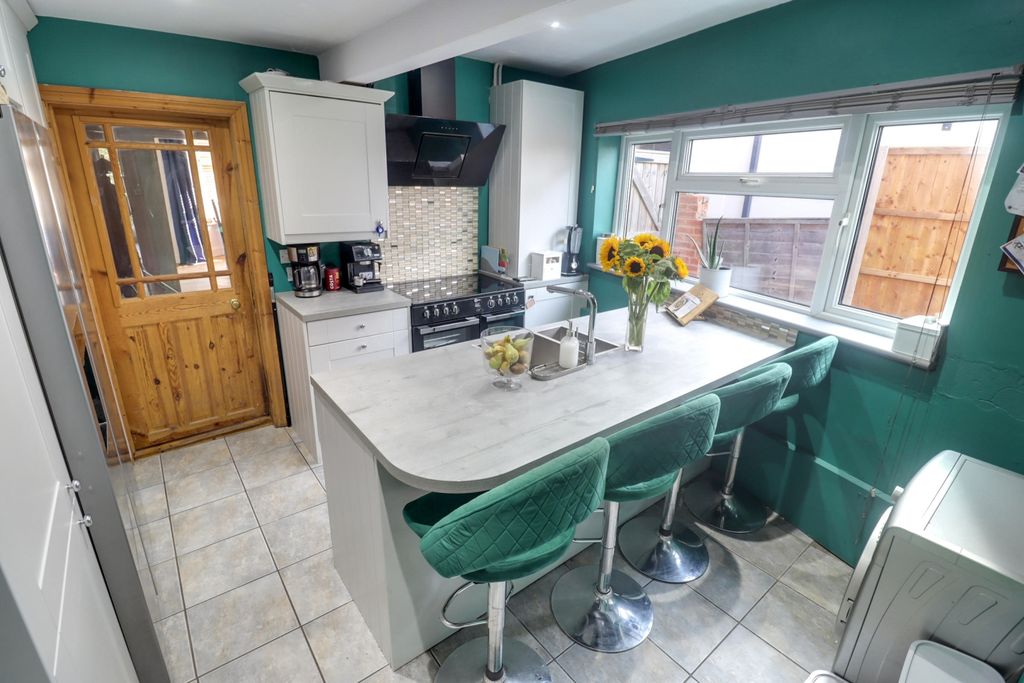 Property photo 2 of 15 Kitchen
