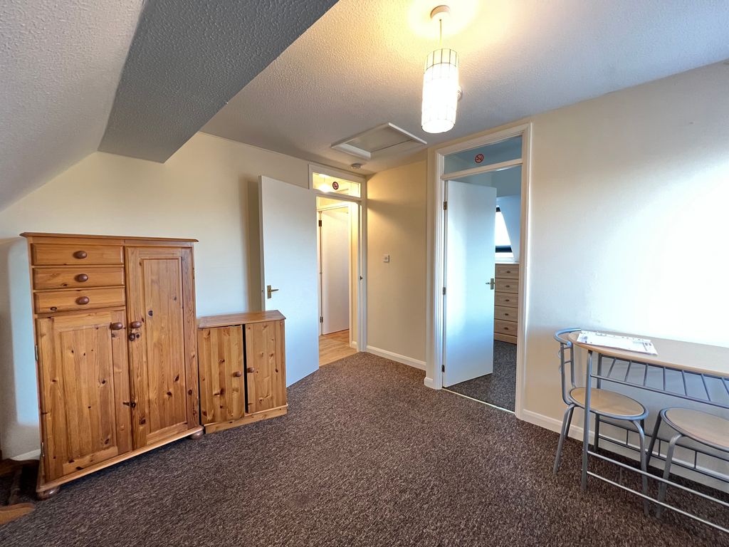 Property photo 3 of 6 Living Room