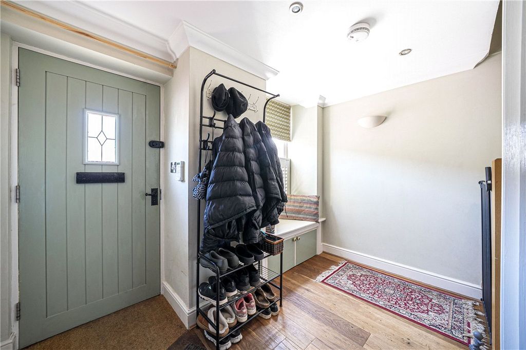 Property photo 2 of 12 Entrance Hall