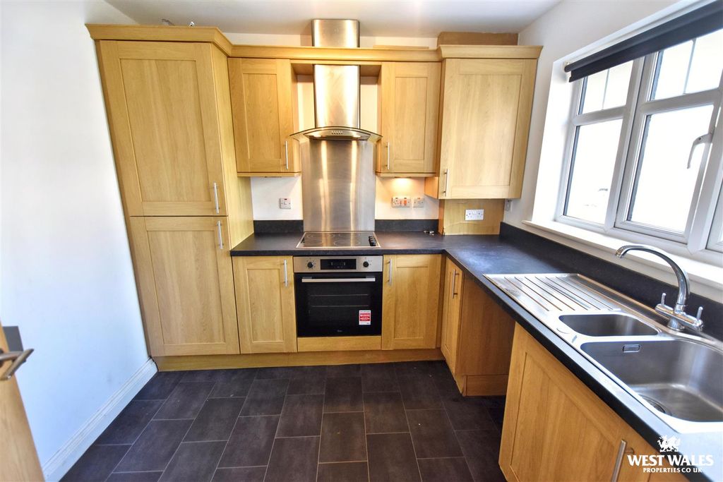 Property photo 3 of 14 13 (12).Jpg