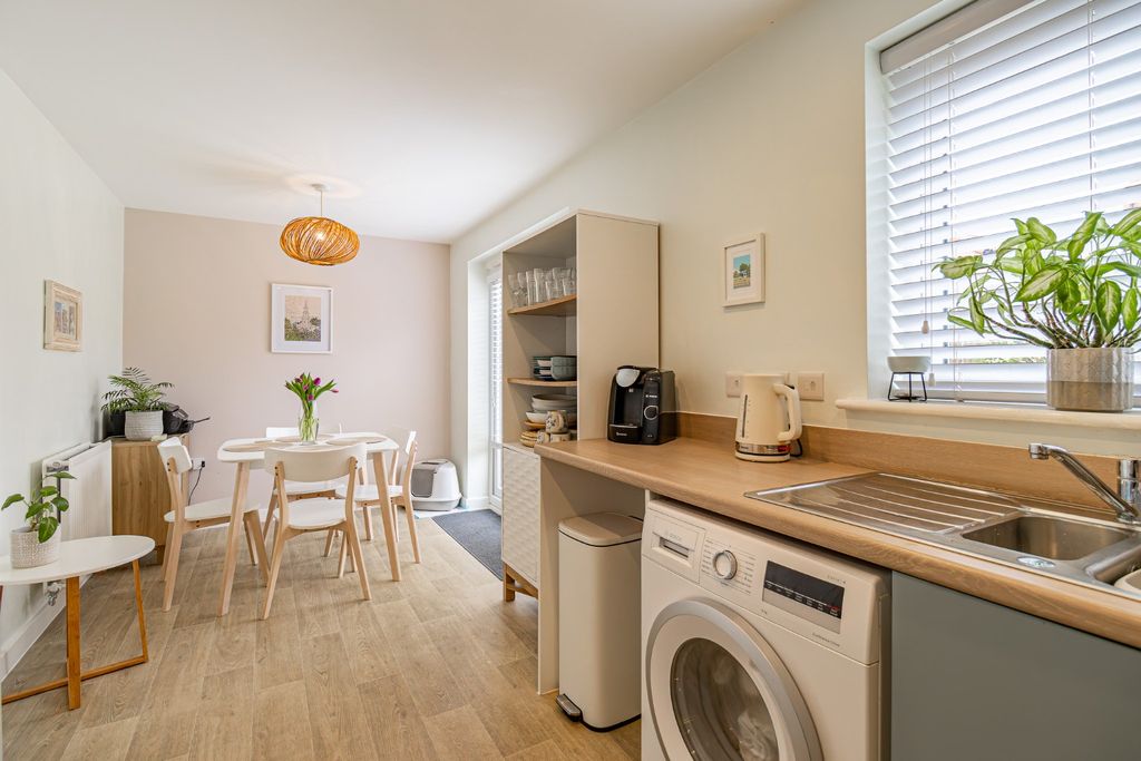 Property photo 2 of 24 4917314