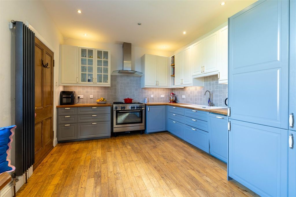 Property photo 3 of 41 S005.Jpg