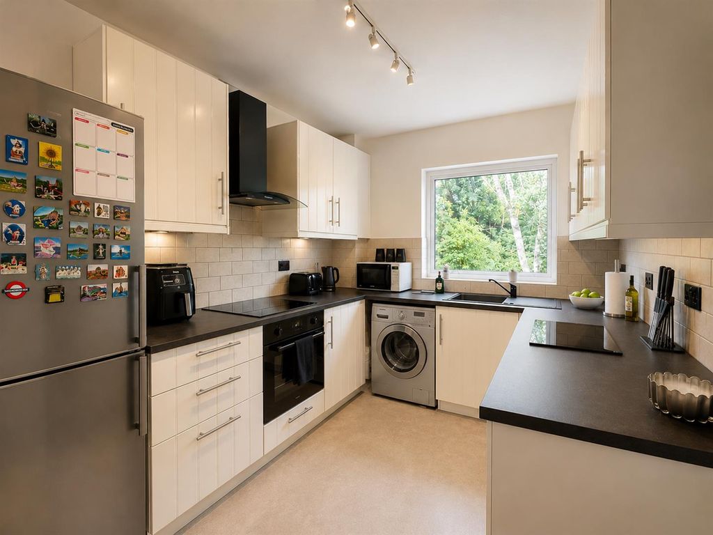 Property photo 2 of 13 4.Png