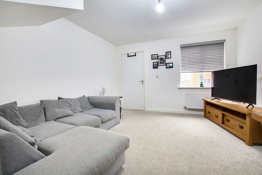 Property photo 3 of 24