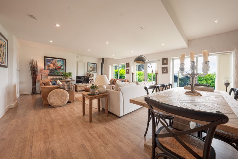 Property photo 3 of 37 Photo 8