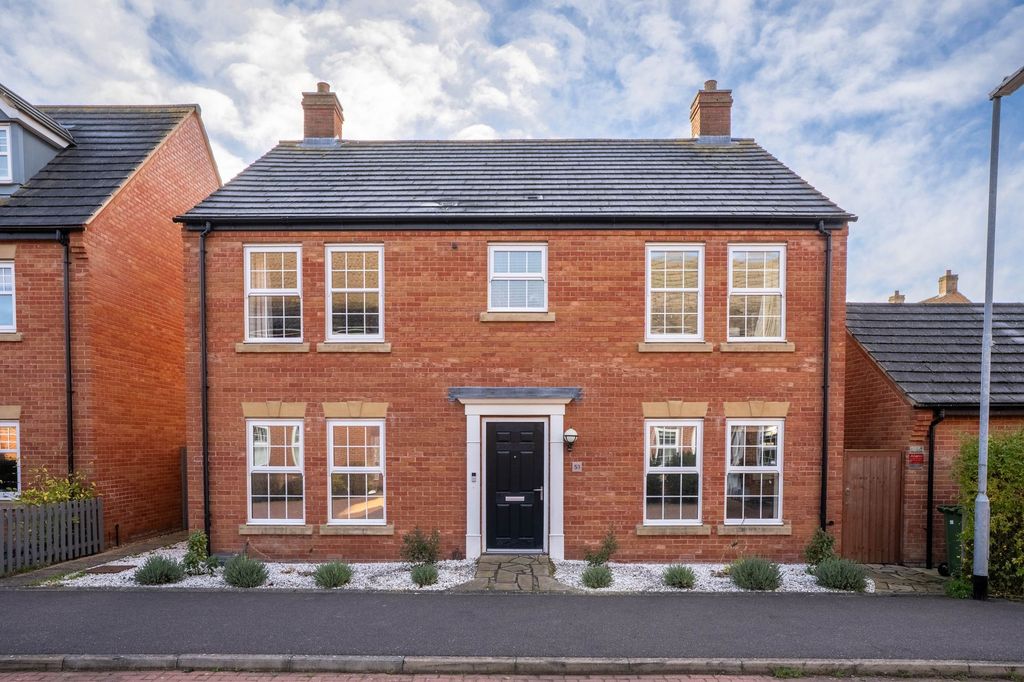 Property photo 1 of 18