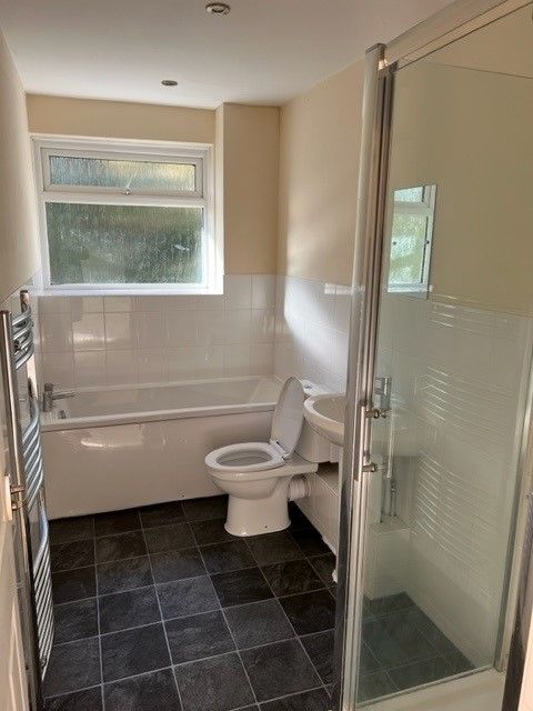 Property photo 2 of 8 Bathroom