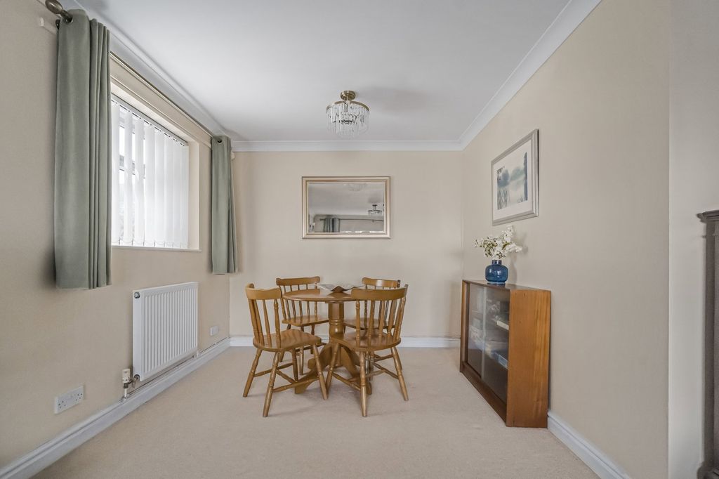 Property photo 3 of 39