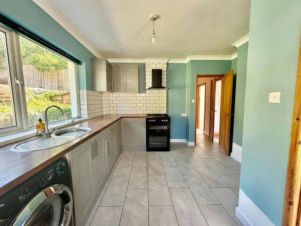 Property photo 2 of 25