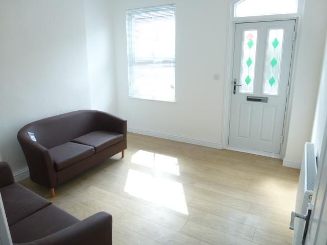 Property photo 3 of 9 Living Room