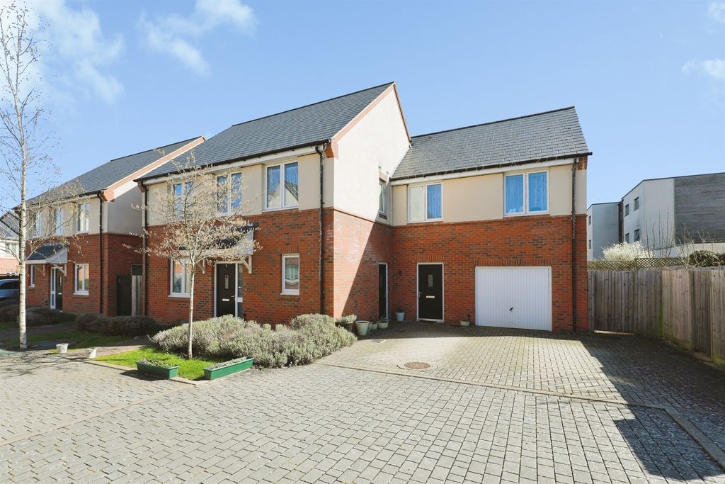 Property photo 1 of 22