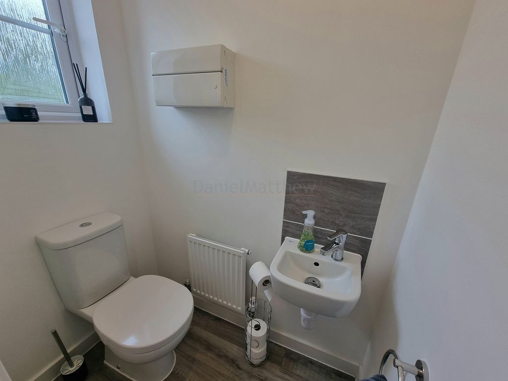 Property photo 3 of 19 WC