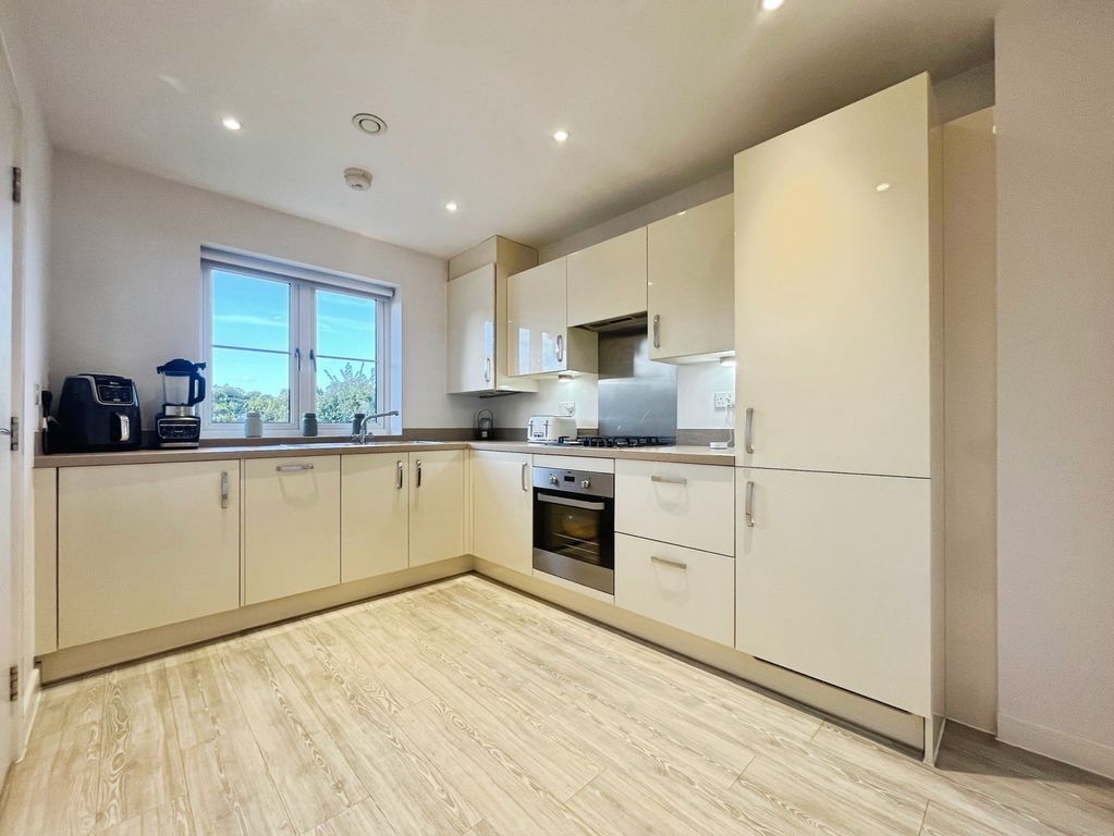 Property photo 3 of 11 Pbox-Img.Jpg