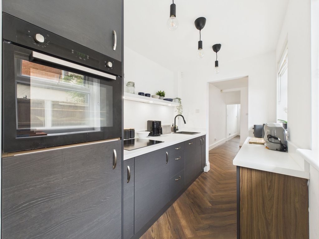 Property photo 2 of 14 Kitchen