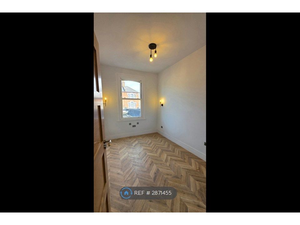 Property photo 2 of 4 Room 1