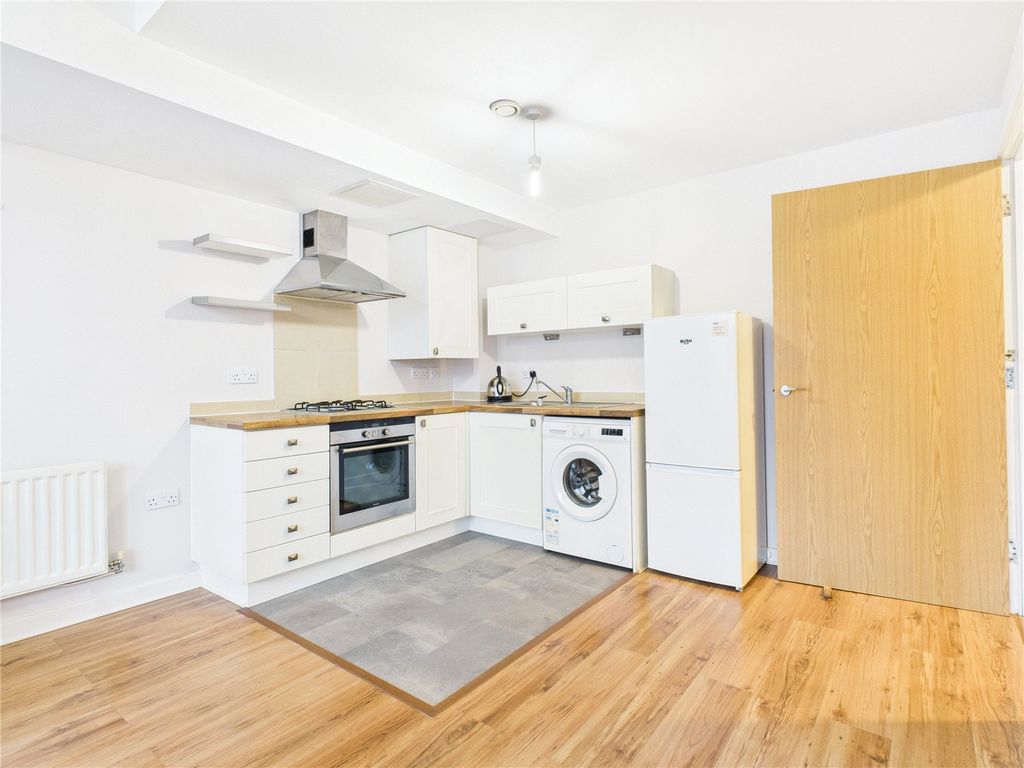 Property photo 2 of 12 Picture No. 16