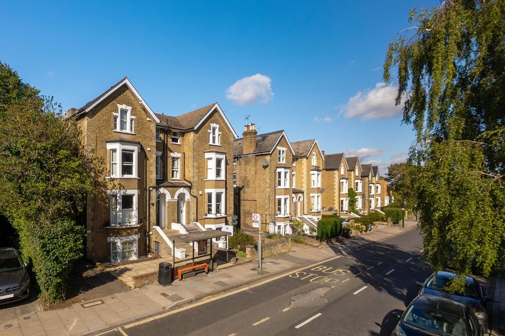 Property photo 1 of 8 4483030
