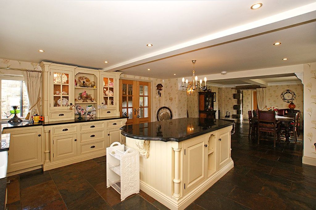Property photo 2 of 69
