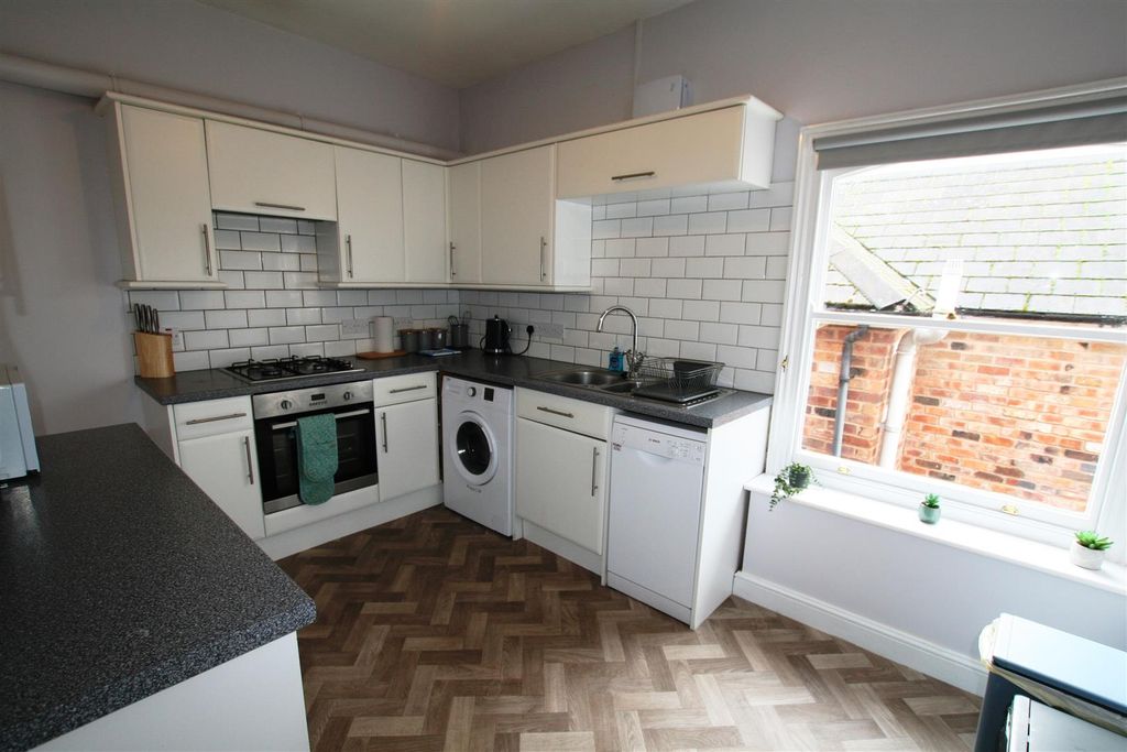 Property photo 2 of 5 Cannonst,2Bkitchen.Jpg