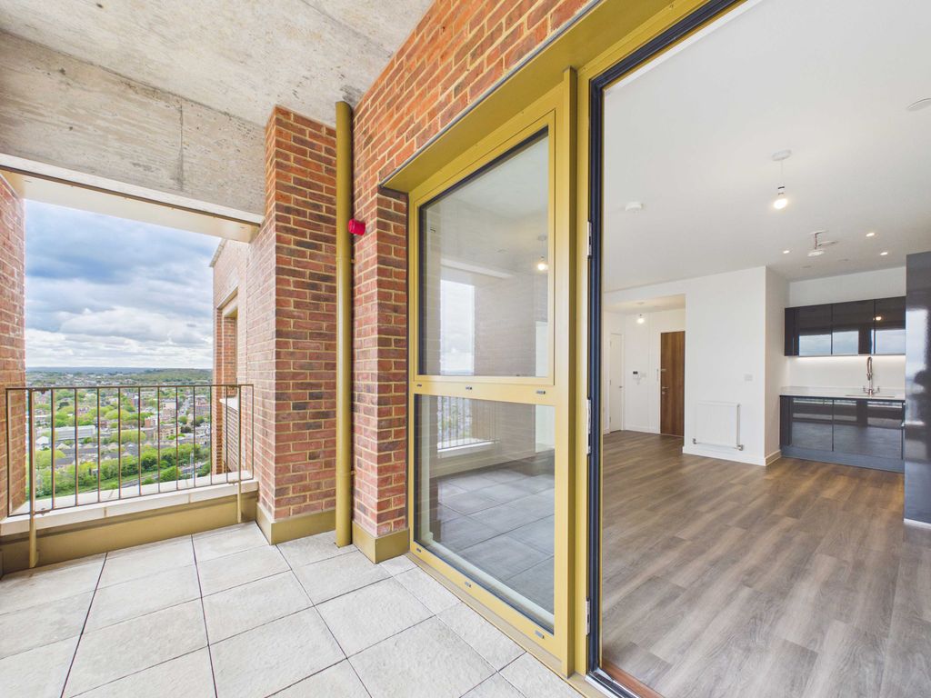 Property photo 1 of 15 Cam03741G0-Pr0167-Still023