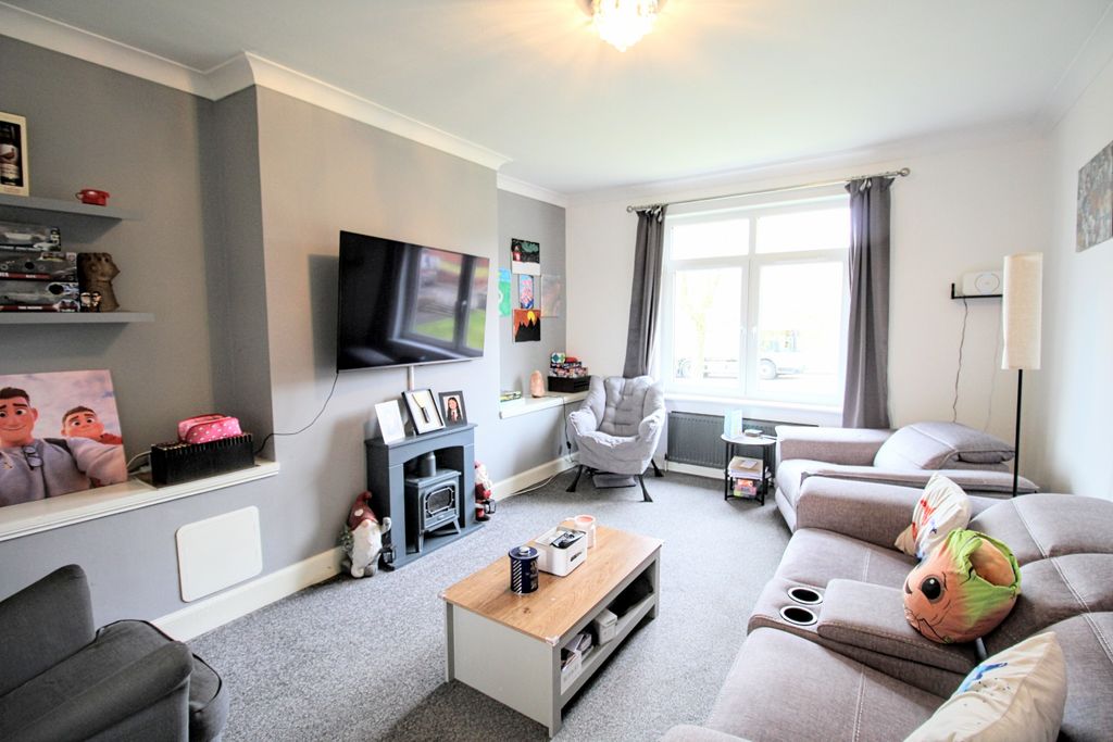 Property photo 2 of 10 Lounge