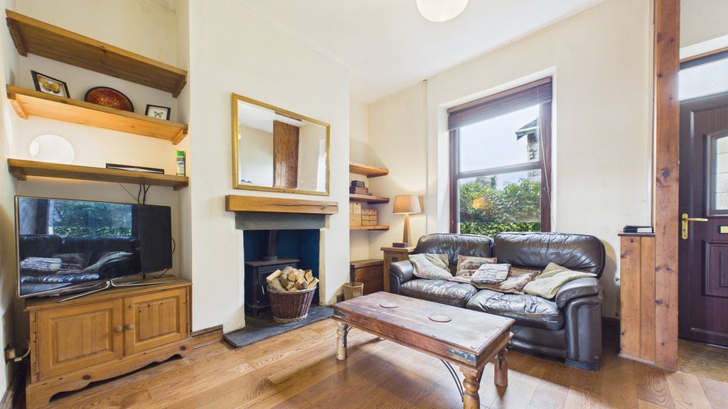 Property photo 2 of 17